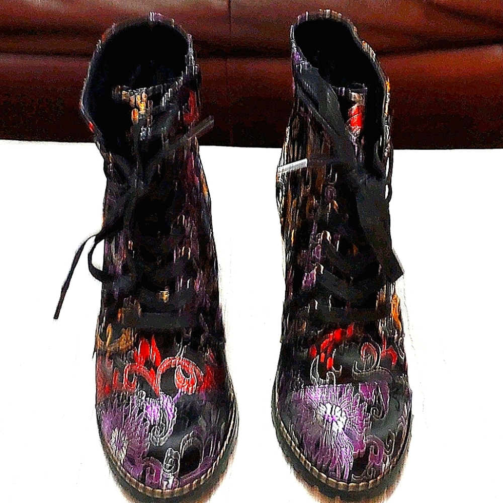 Hippe laundry boots